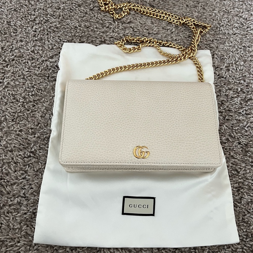 Authentic GUCCI chain wallet